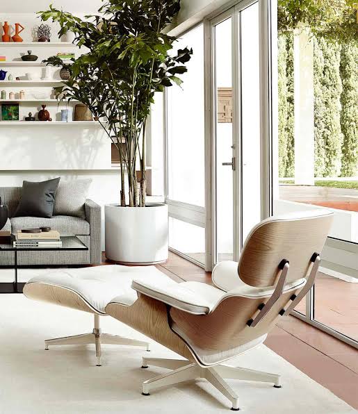 Eames Lounge Chair And Ottoman (White leather)